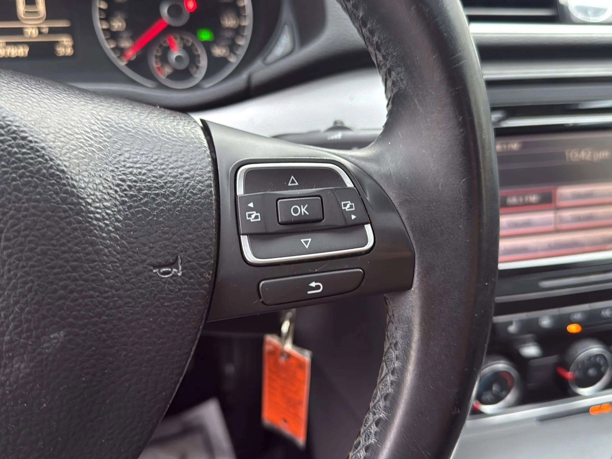 Used 2013 Volkswagen Passat TDI SE image 31