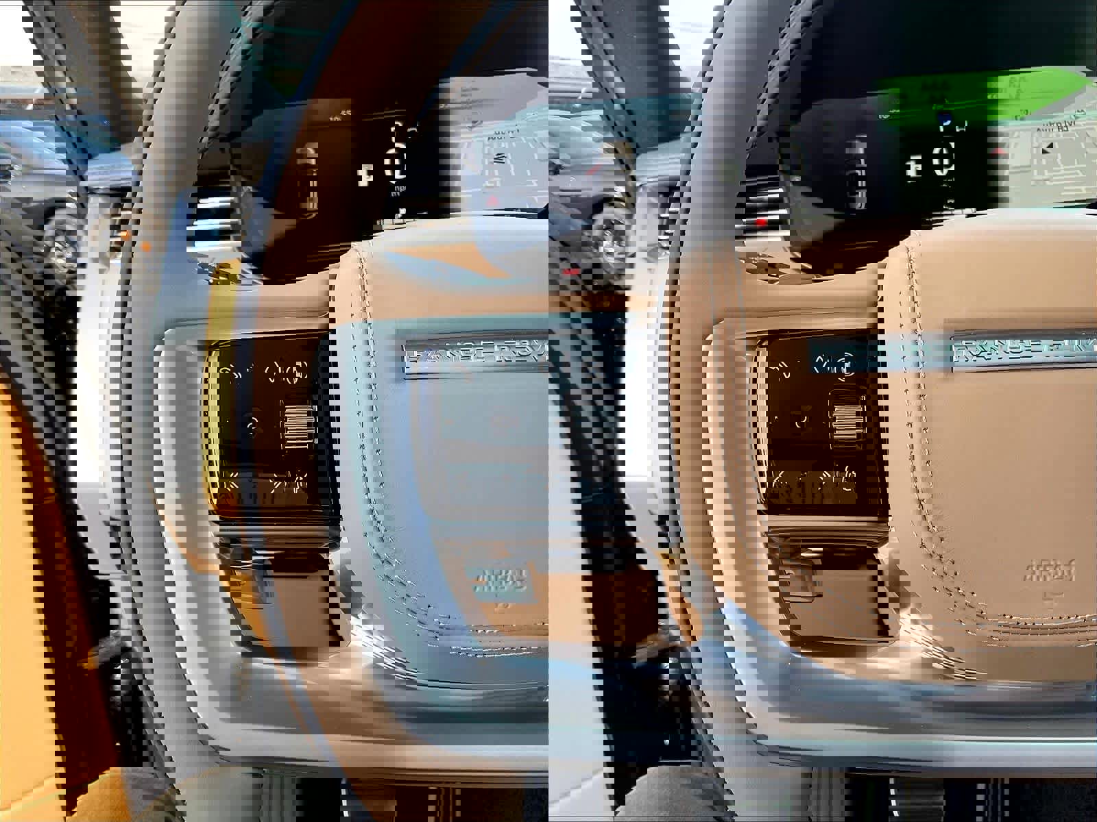 New 2025 Land Rover Range Rover Long Wheelbase SE image 17