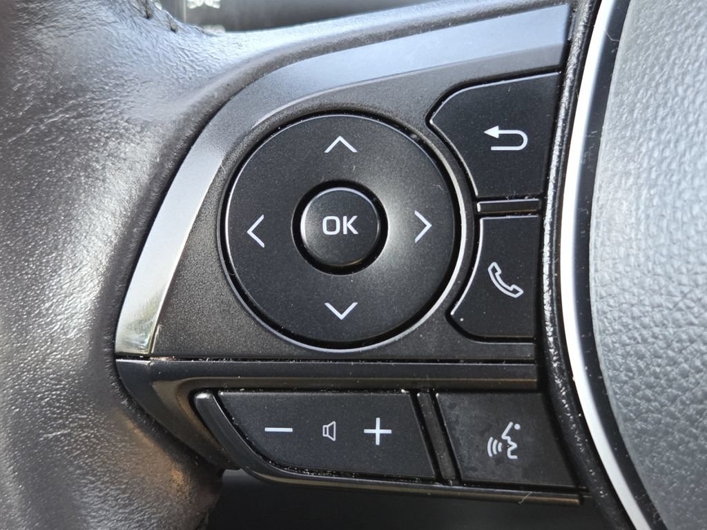 Used 2022 Toyota RAV4 XSE AWD/4WD image 11