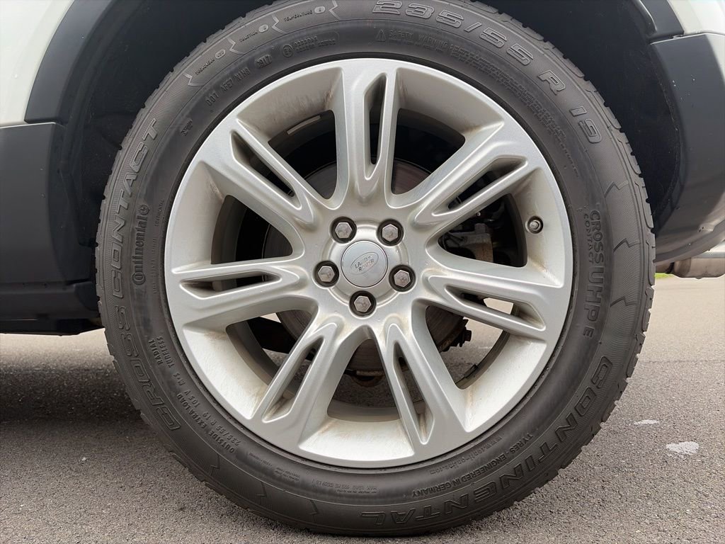 Used 2017 Land Rover Range Rover Evoque SE image 22