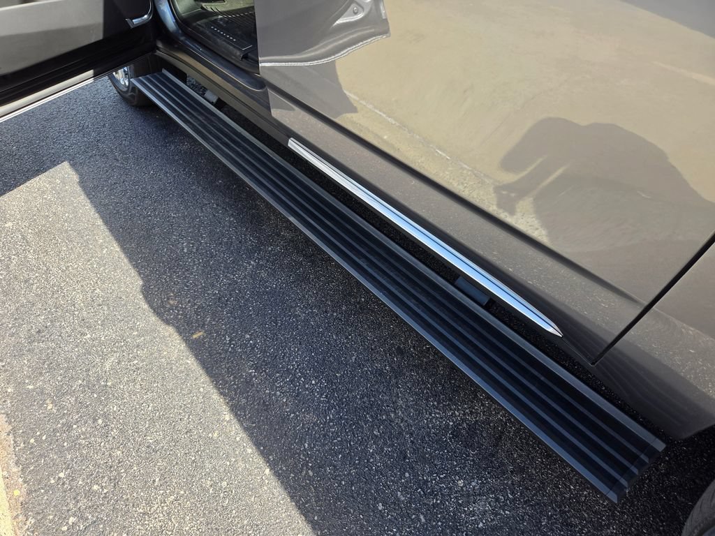 Used 2022 Cadillac Escalade ESV Premium Luxury Platinum w/ LPO, Radiant Package AWD/4WD image 32