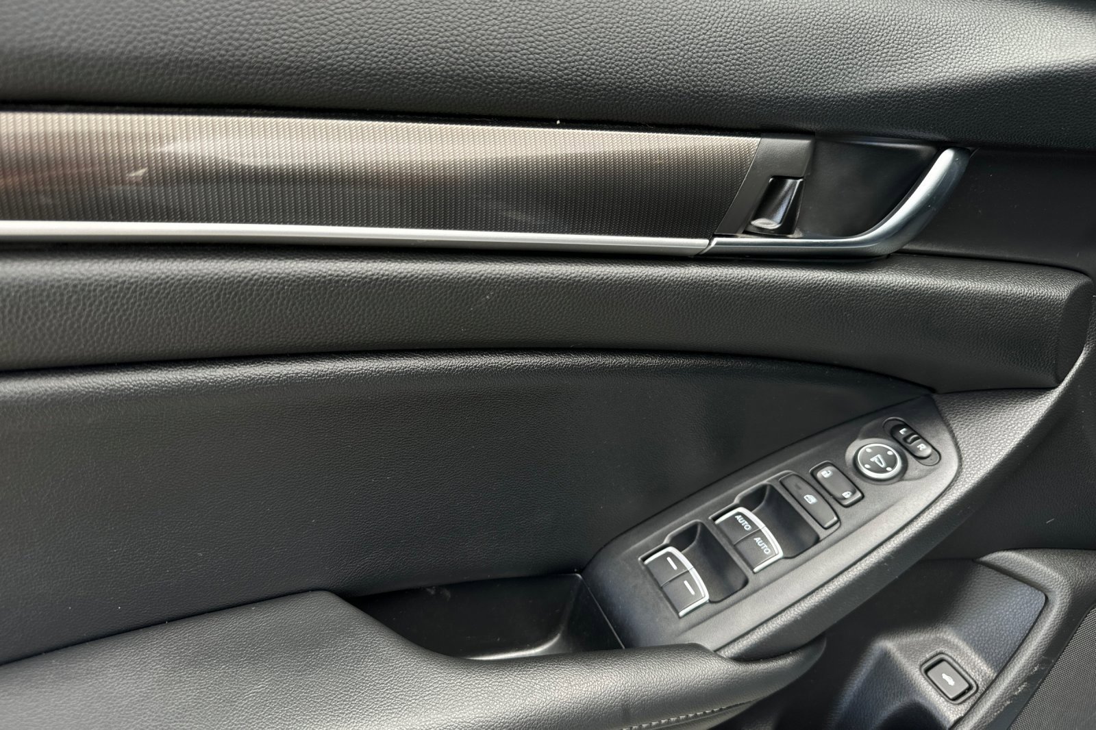 Used 2022 Honda Accord Sport image 13