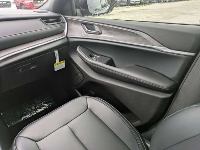New 2026 Jeep Grand Cherokee L Limited w/ Limited Altitude Package RWD image 20