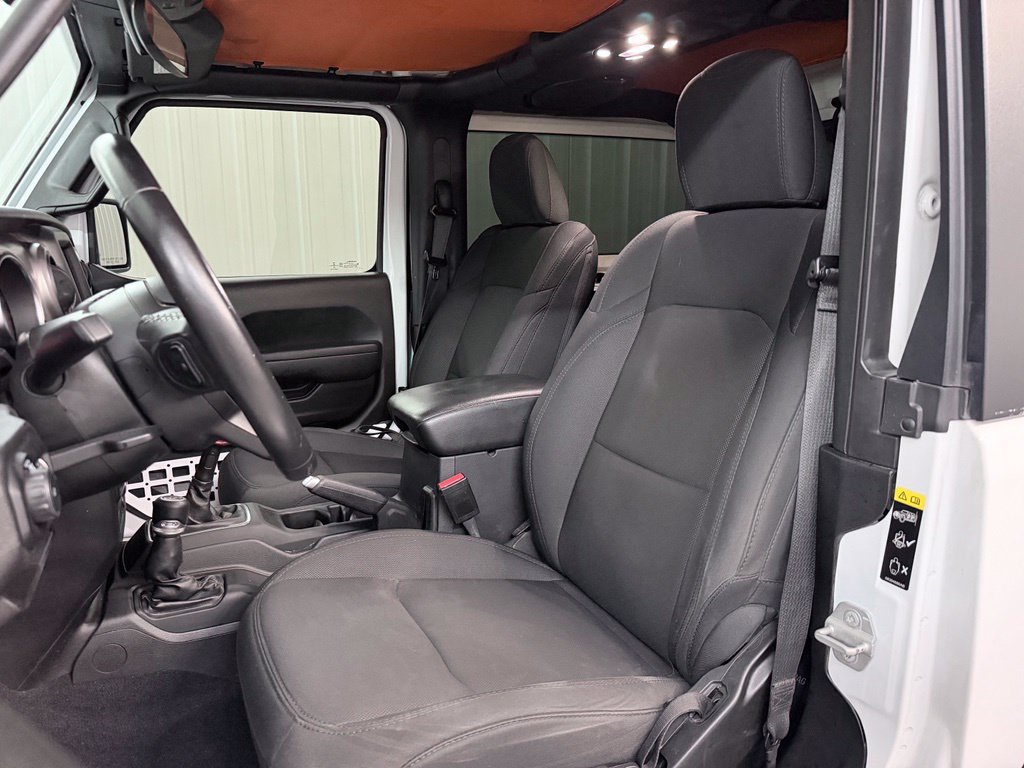 Used 2022 Jeep Wrangler Sport AWD/4WD image 12