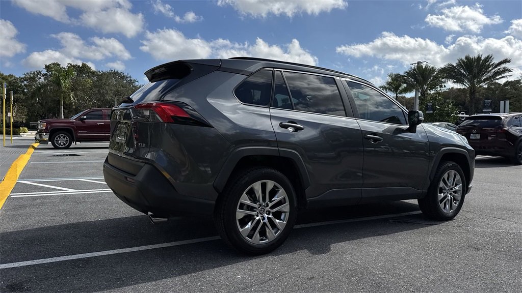 Used 2021 Toyota RAV4 XLE Premium image 25