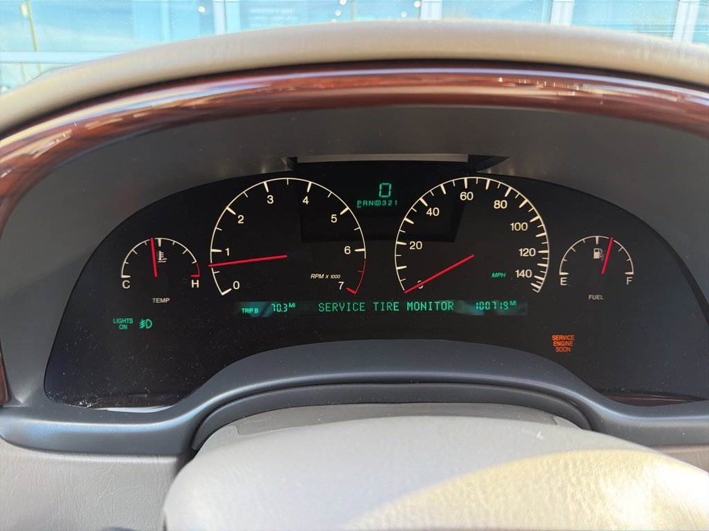 Used 2002 Cadillac De Ville DTS w/ Premium Equipment Pkg image 10