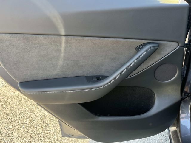 Used 2023 Tesla Model Y Performance AWD/4WD image 18