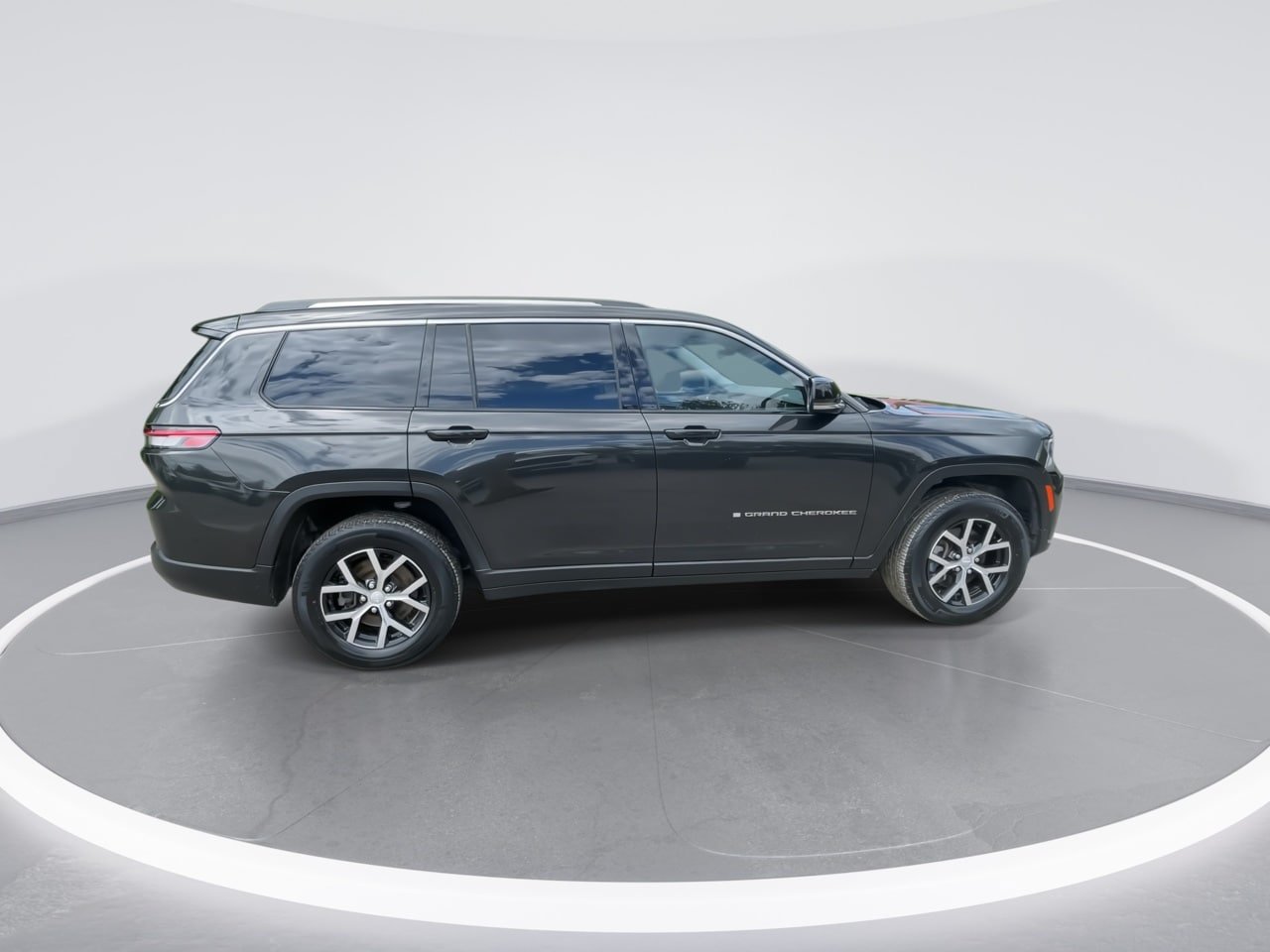 Used 2024 Jeep Grand Cherokee L Limited AWD/4WD image 21