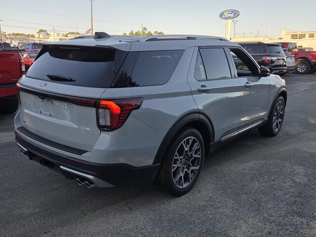 New 2027 Ford Explorer Platinum w/ 3.0L Ultimate Package RWD image 13