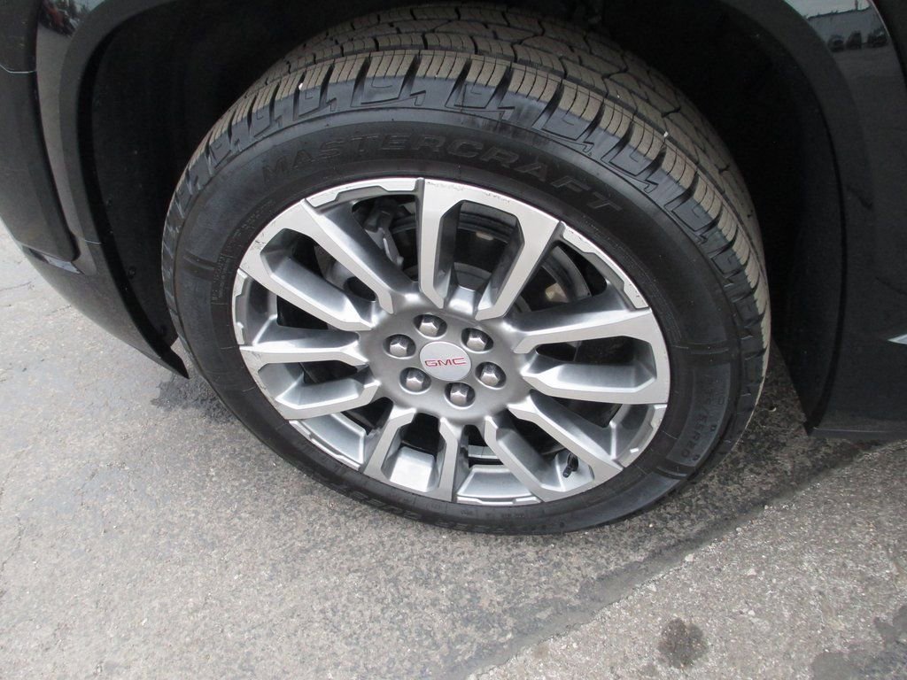 Used 2022 GMC Acadia Denali w/ Denali Ultimate Package image 13