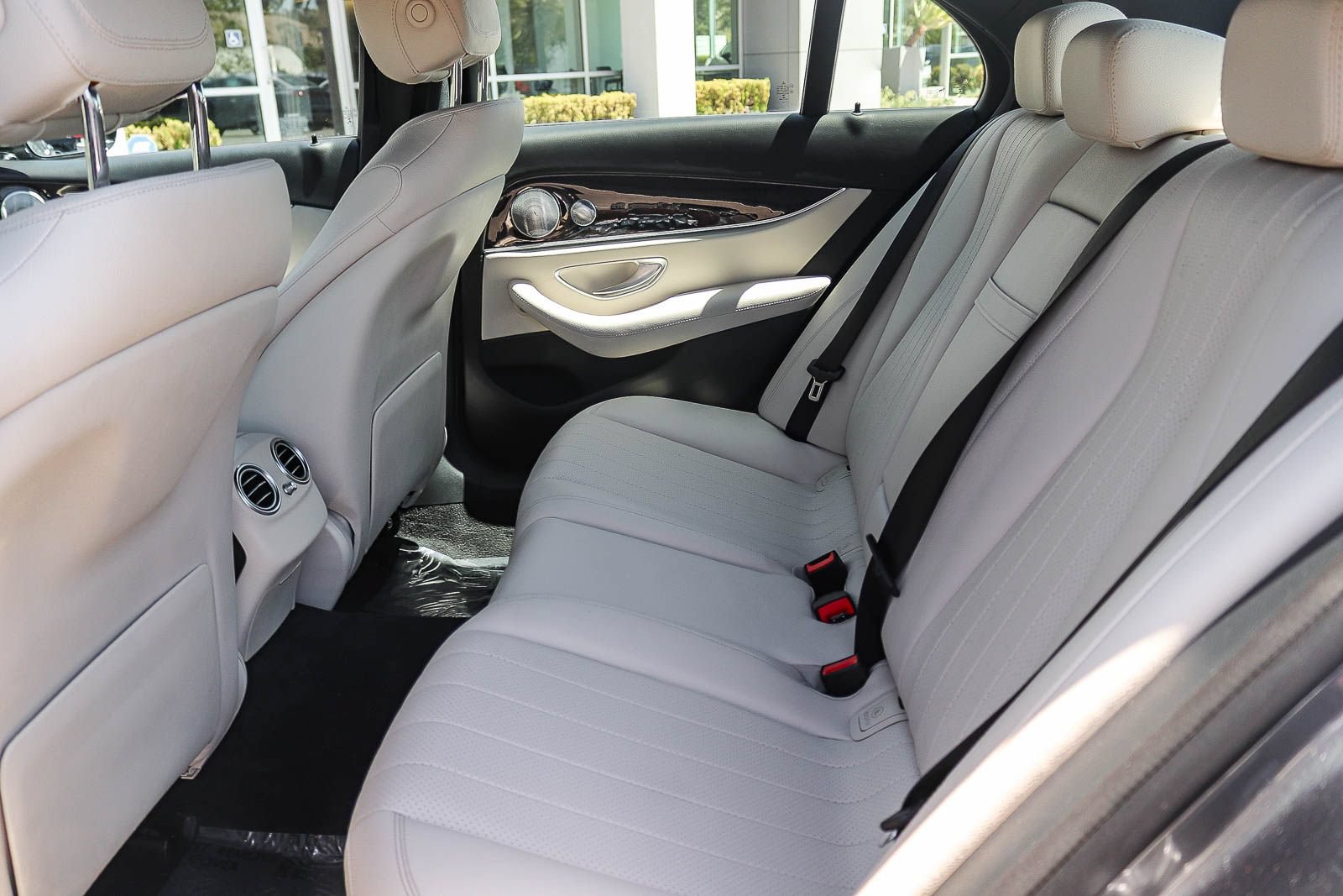 Used 2019 Mercedes-Benz E 300 image 17