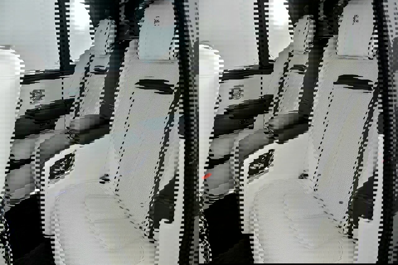 Used 2019 Rolls-Royce Cullinan image 24