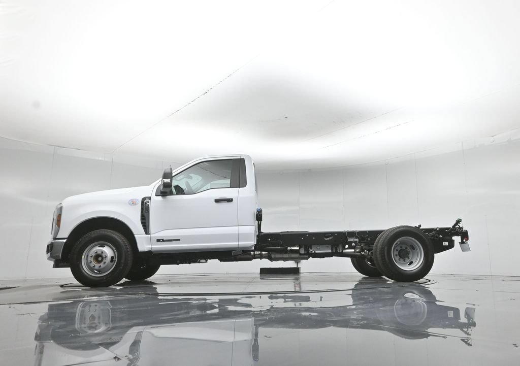 New 2026 Ford F350 XL w/ XL Chrome Package RWD image 7