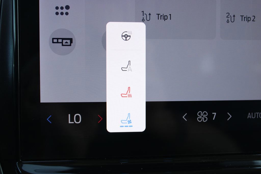 Used 2025 Ford Expedition Platinum image 55