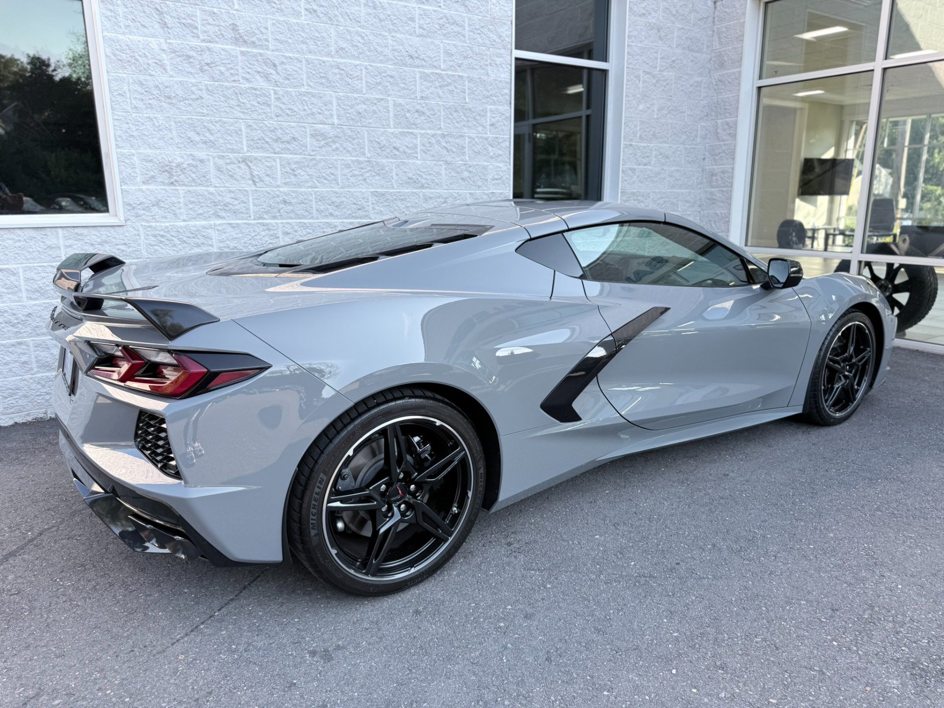 Used 2024 Chevrolet Corvette Stingray Preferred Cpe w/ Z51 Performance Package RWD image 24