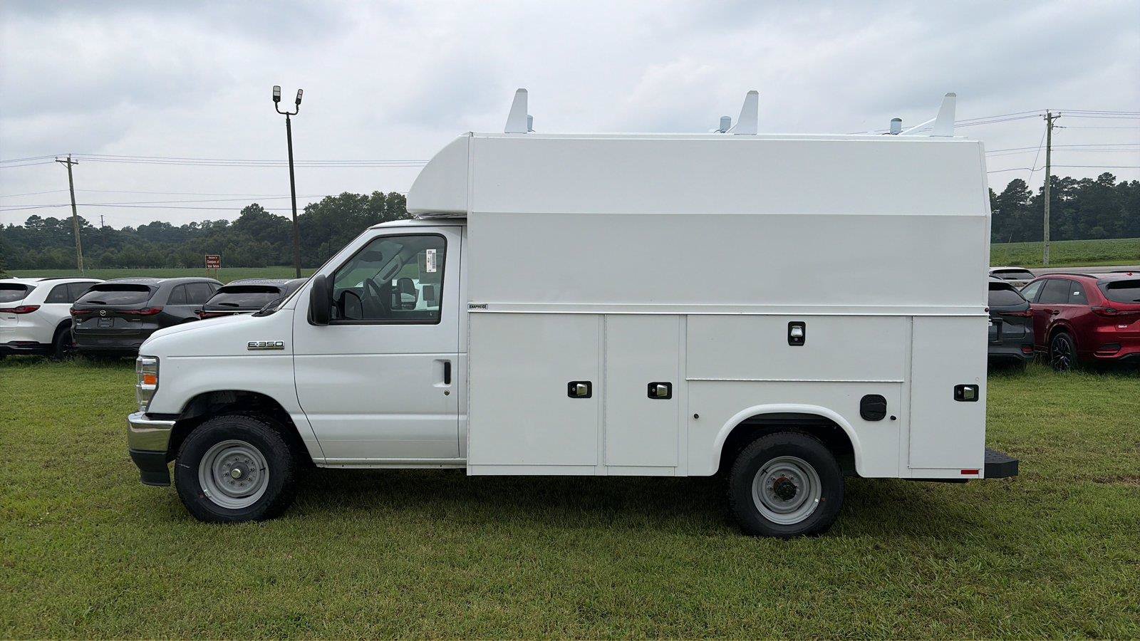 New 2027 Ford E-350 and Econoline 350 Super Duty w/ Power Equipment Group RWD image 2