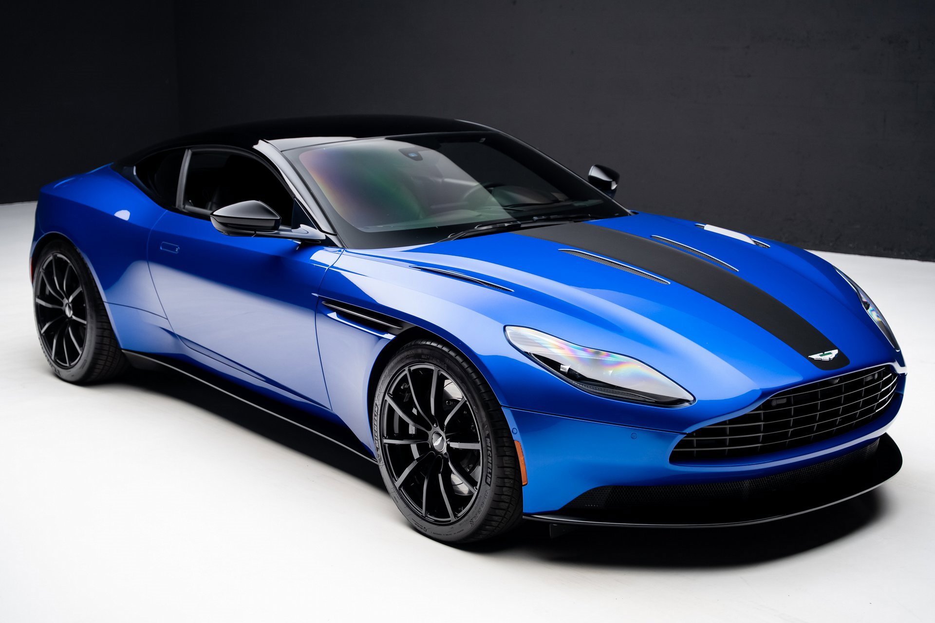 Used 2020 Aston Martin DB11 AMR image 43