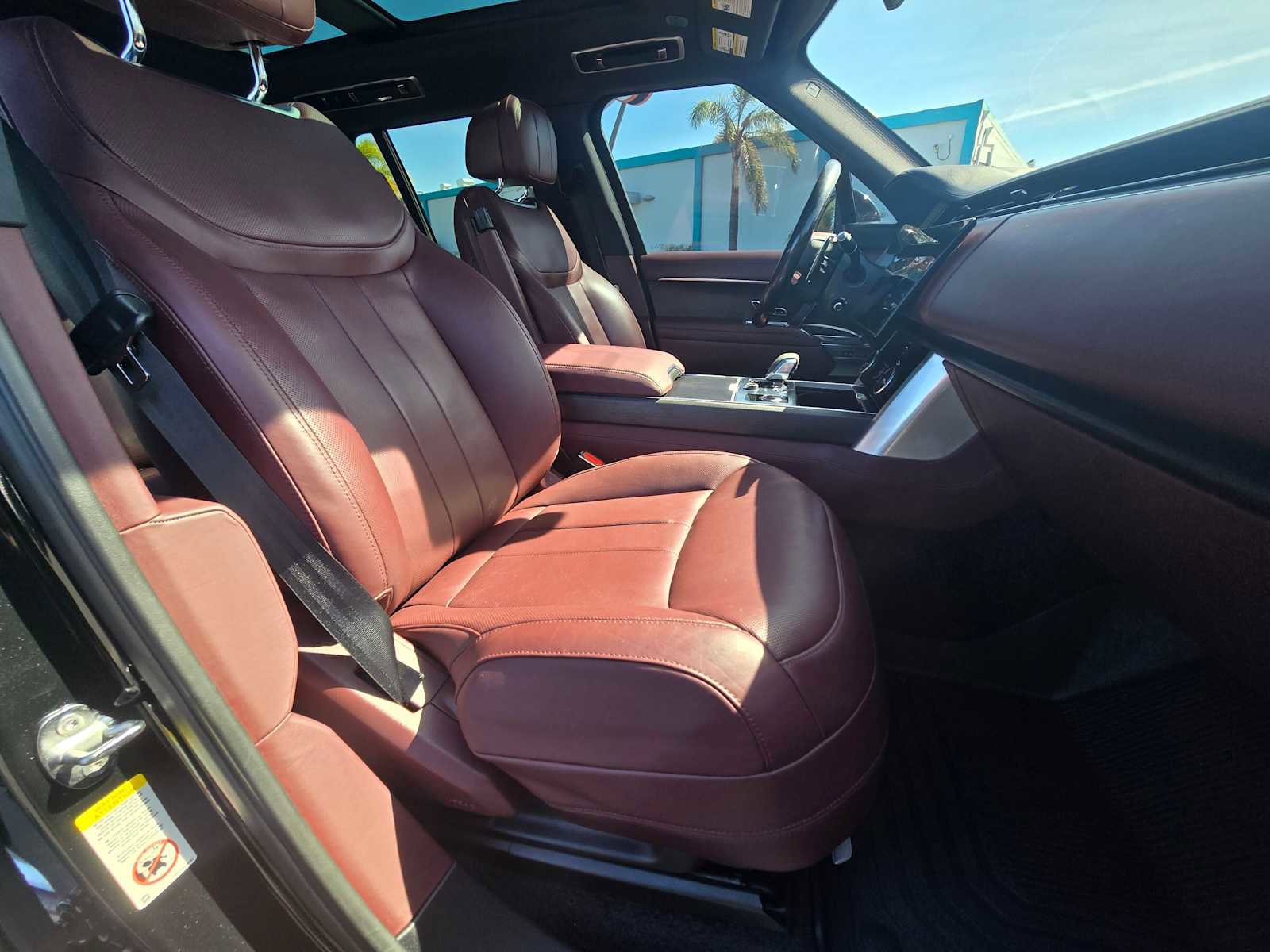 Used 2023 Land Rover Range Rover SE image 11