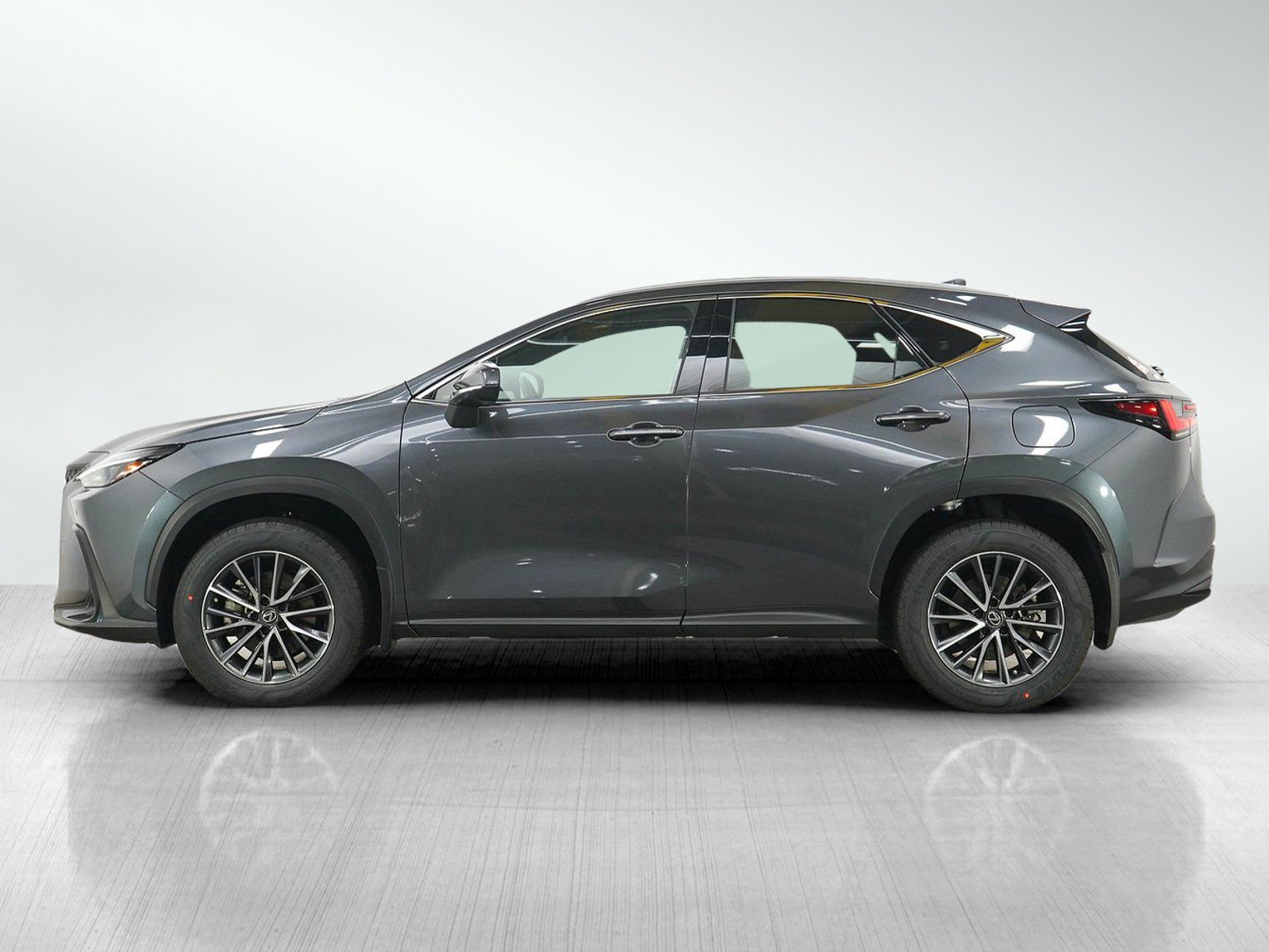 Used 2022 Lexus NX 350h AWD image 2