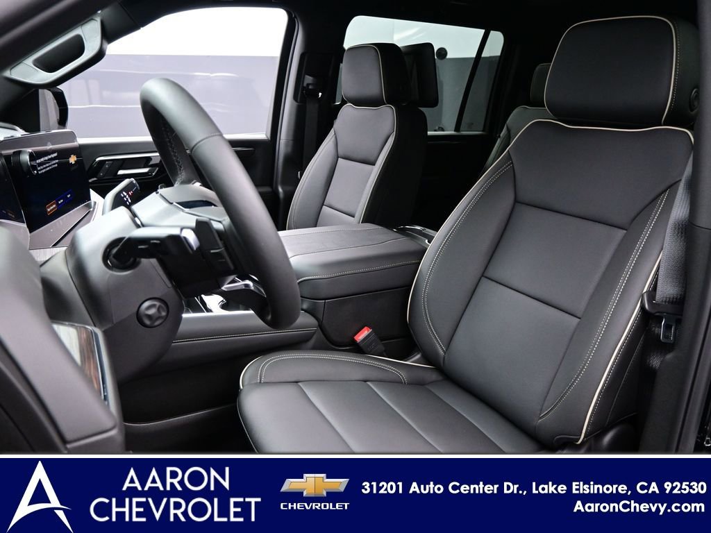 New 2026 Chevrolet Suburban Premier image 6
