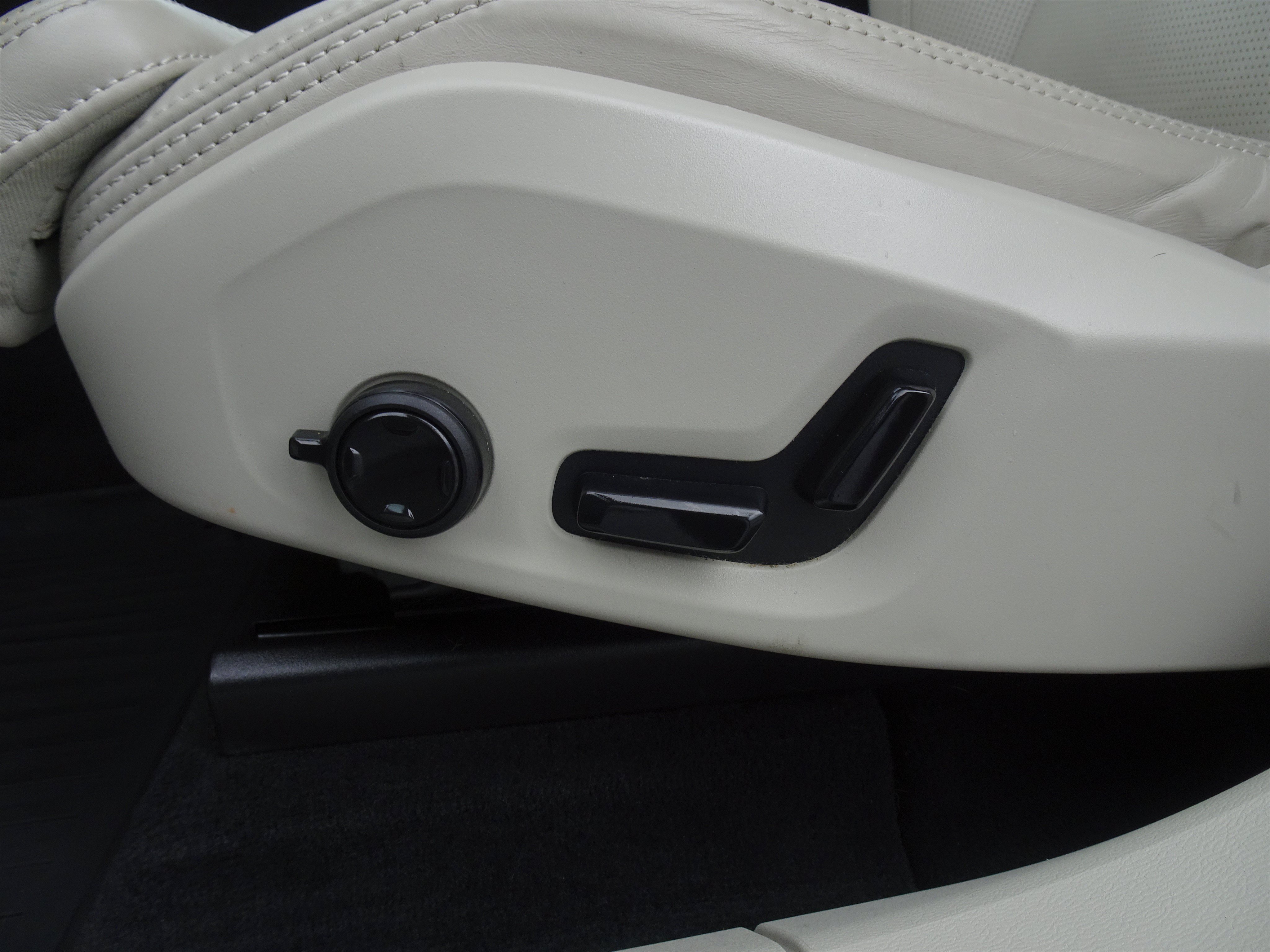 Used 2021 Volvo XC60 T6 Inscription AWD/4WD image 15