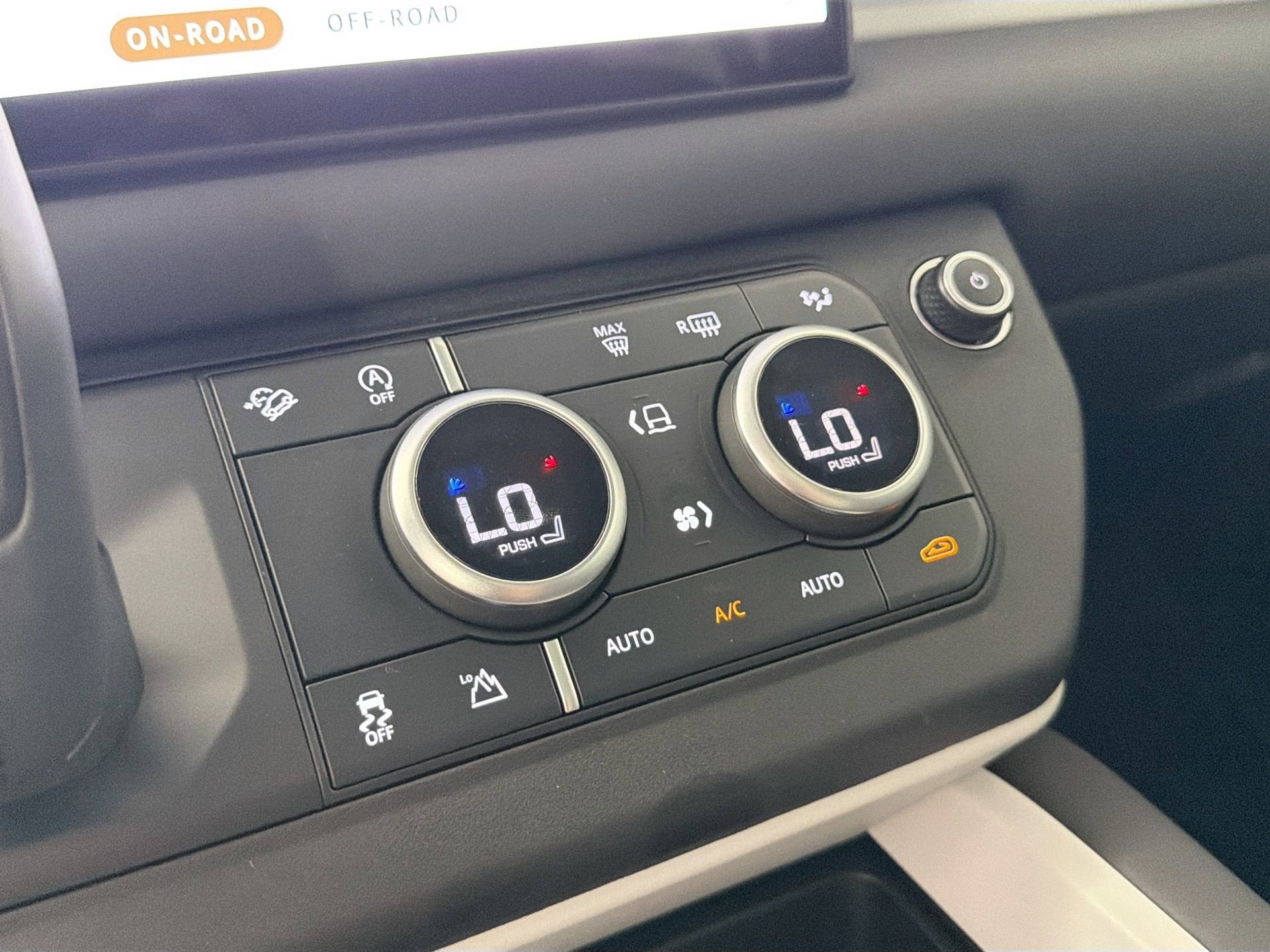 Certified 2025 Land Rover Defender 110 S image 17