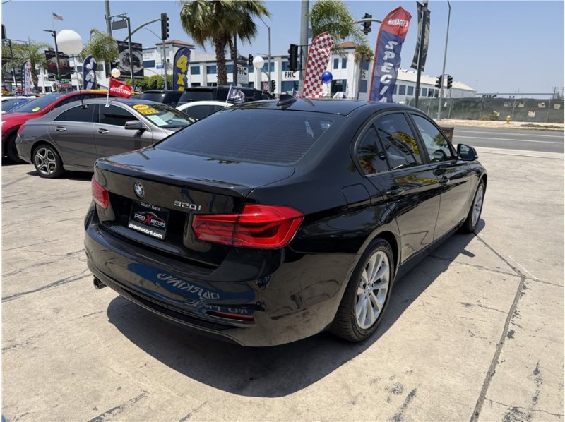 Used 2018 BMW 320i Sedan RWD image 6