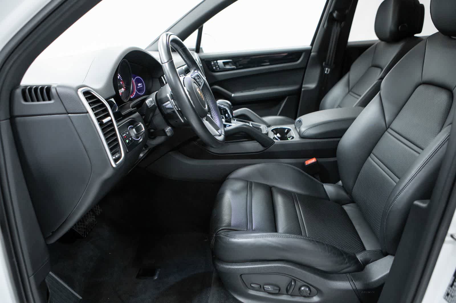 Used 2022 Porsche Cayenne AWD/4WD image 22