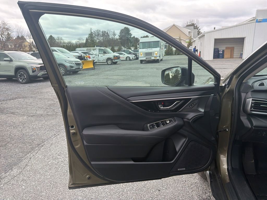 Used 2022 Subaru Outback Limited image 9