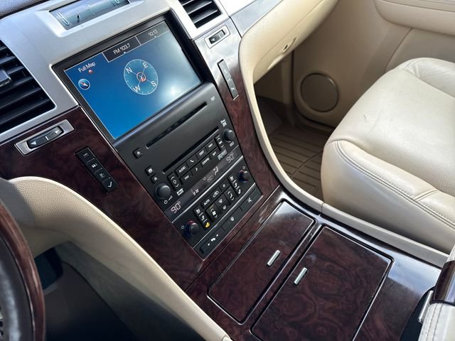 Used 2008 Cadillac Escalade EXT image 25