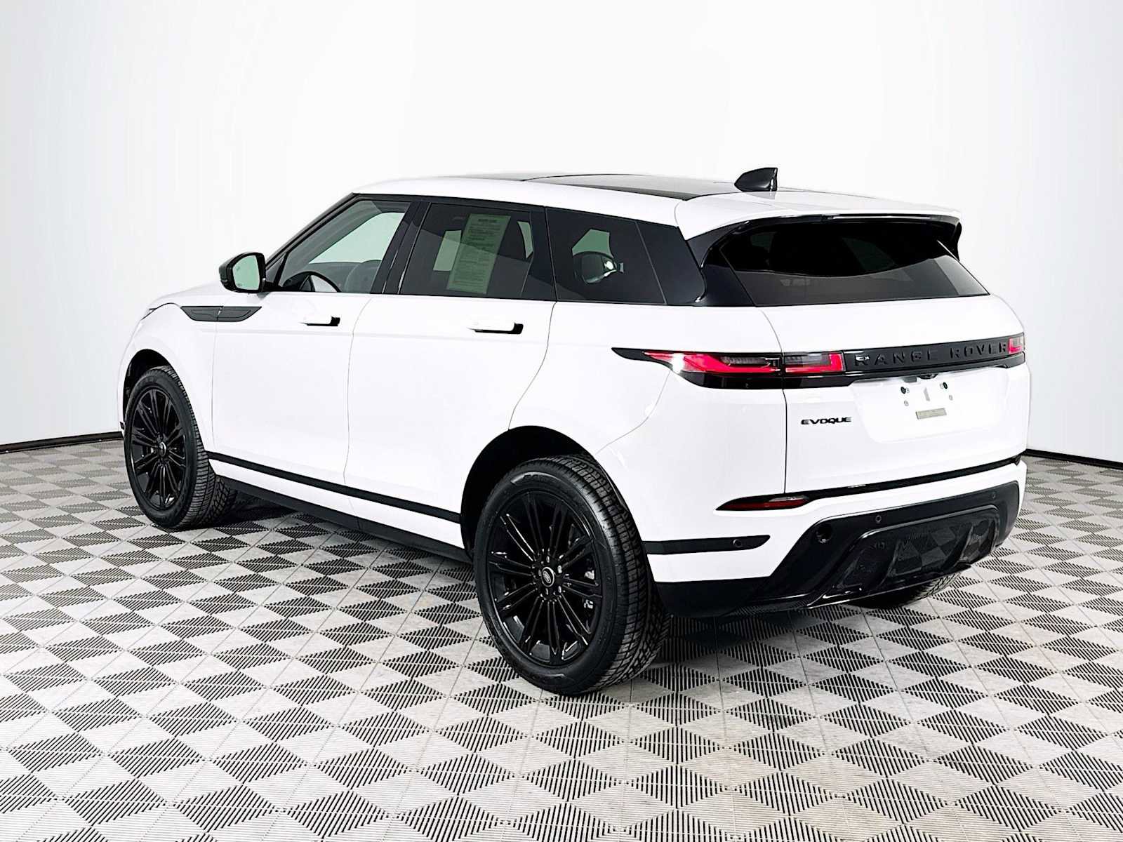 Used 2025 Land Rover Range Rover Evoque S image 7