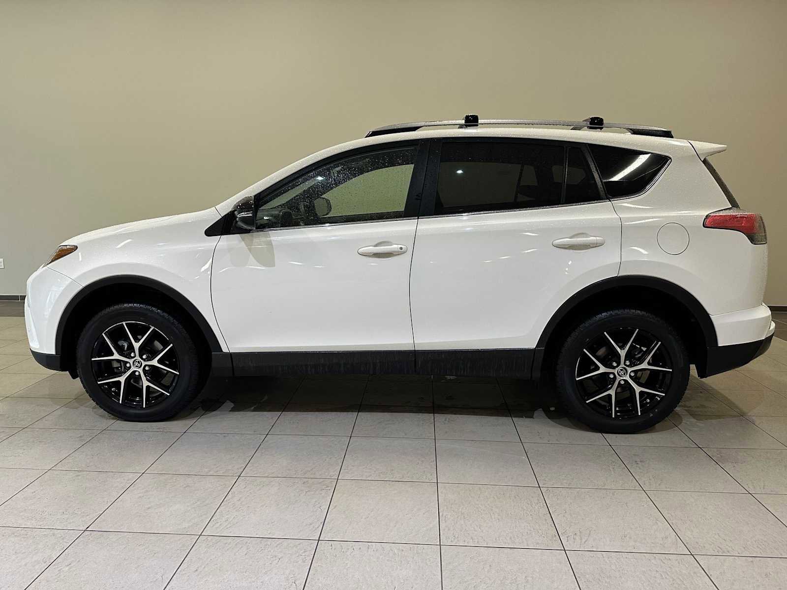 Used 2017 Toyota RAV4 SE w/ Advanced Technology Package image 4