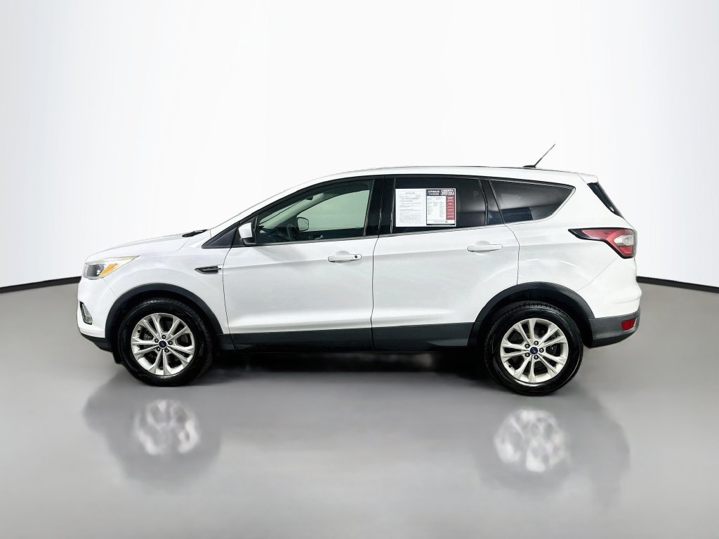Used 2017 Ford Escape SE FWD image 5
