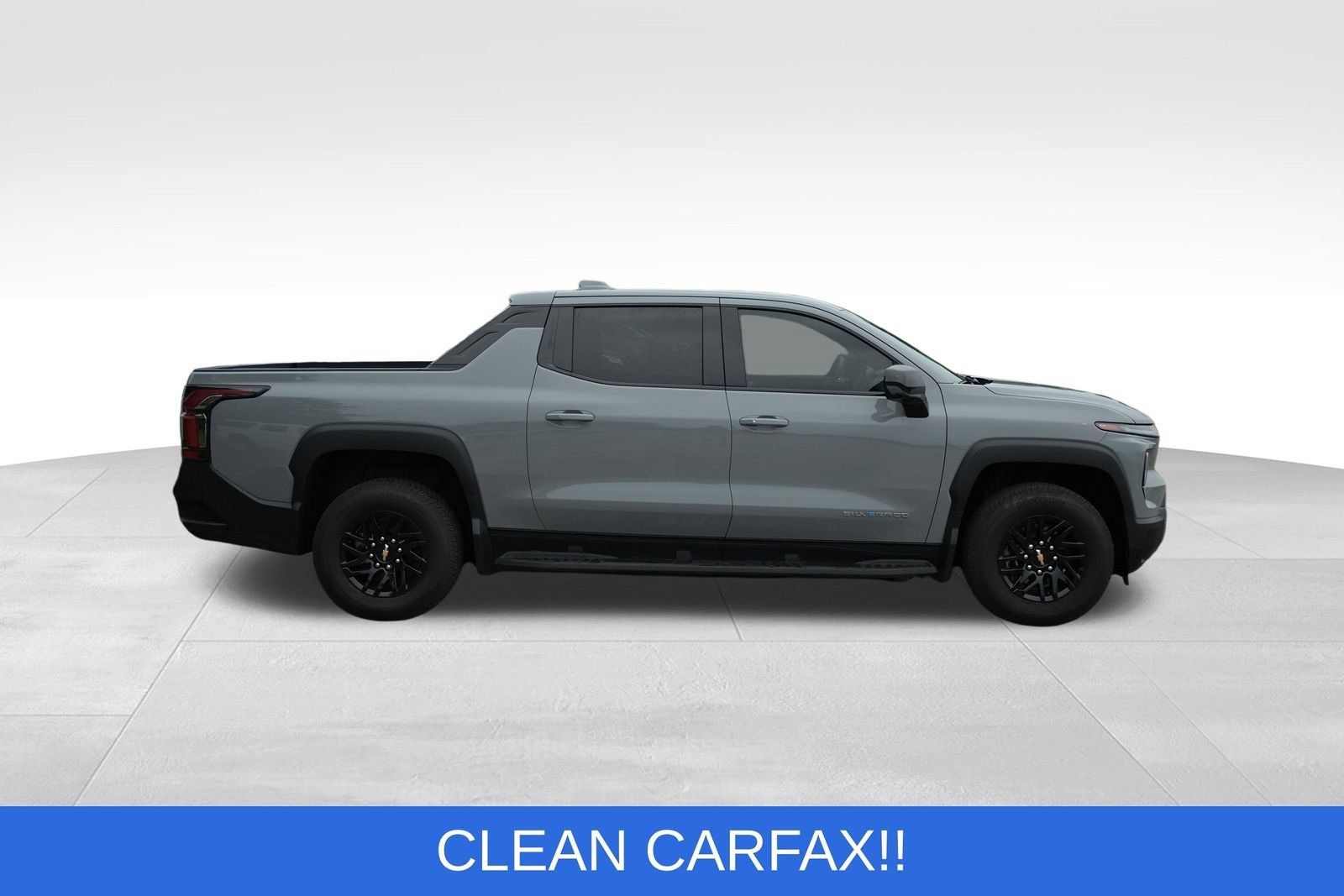 Used 2026 Chevrolet Silverado EV LT AWD/4WD image 16
