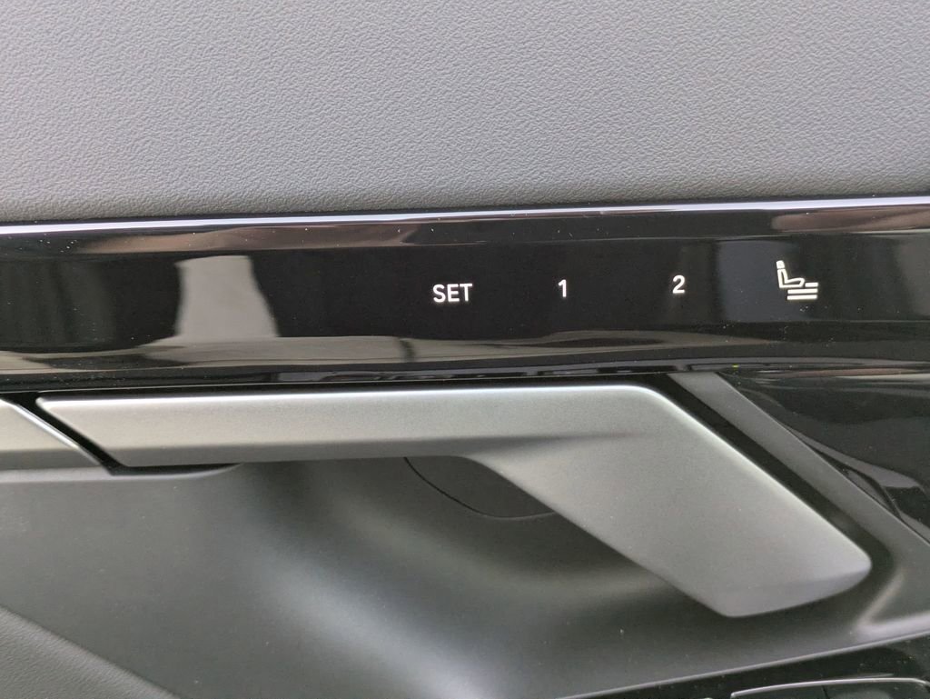 New 2026 BMW 530i xDrive w/ M Sport Package image 11