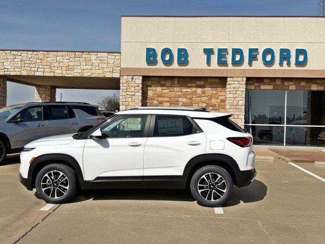 New 2026 Chevrolet TrailBlazer LT FWD image 2