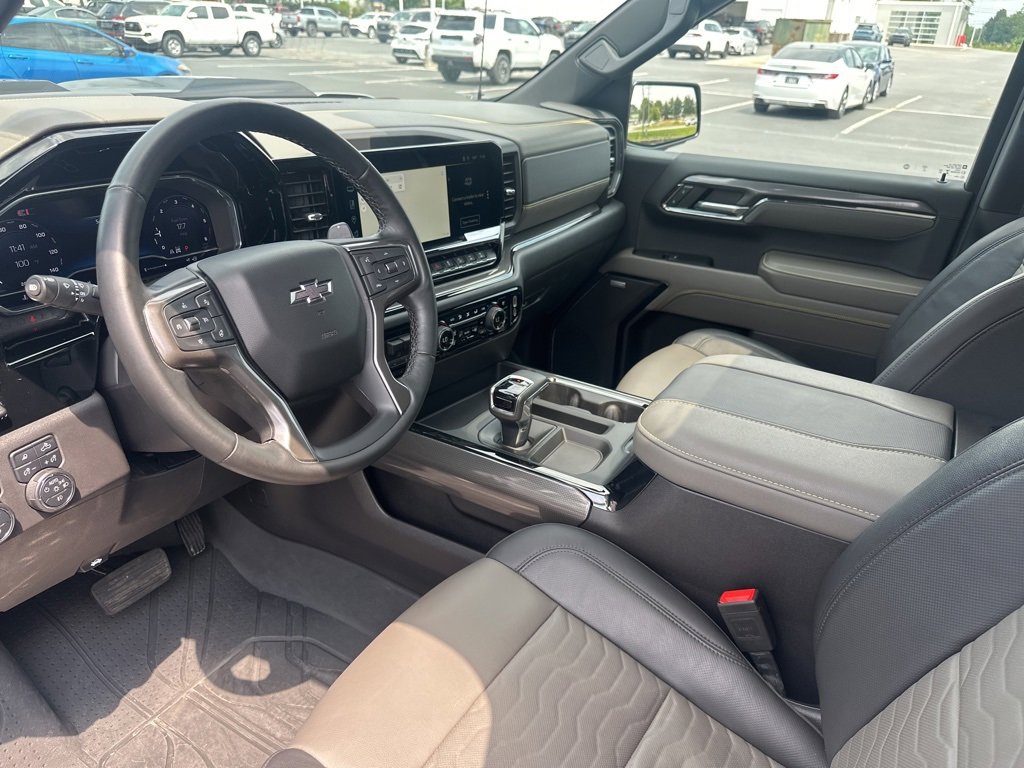 Used 2024 Chevrolet Silverado 1500 ZR2 w/ Technology Package image 29