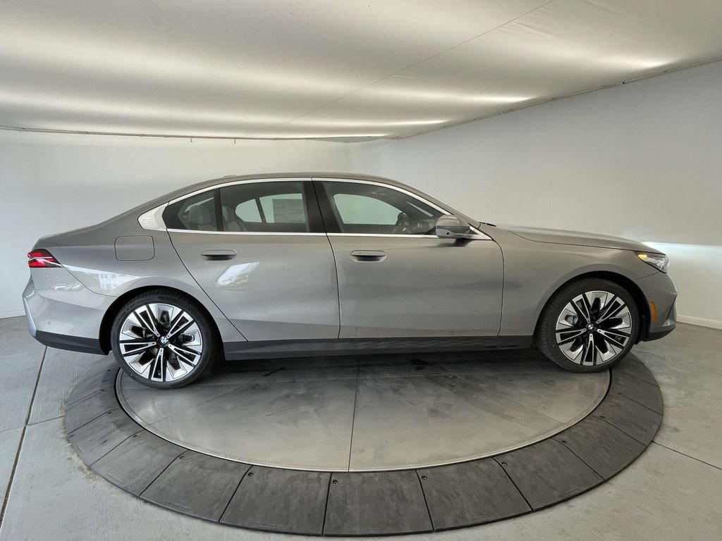 New 2027 BMW 530i xDrive AWD/4WD image 6