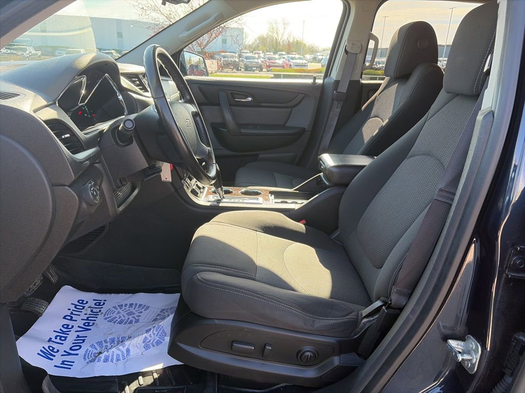 Used 2015 Chevrolet Traverse LT w/ Style and Technology Package image 48