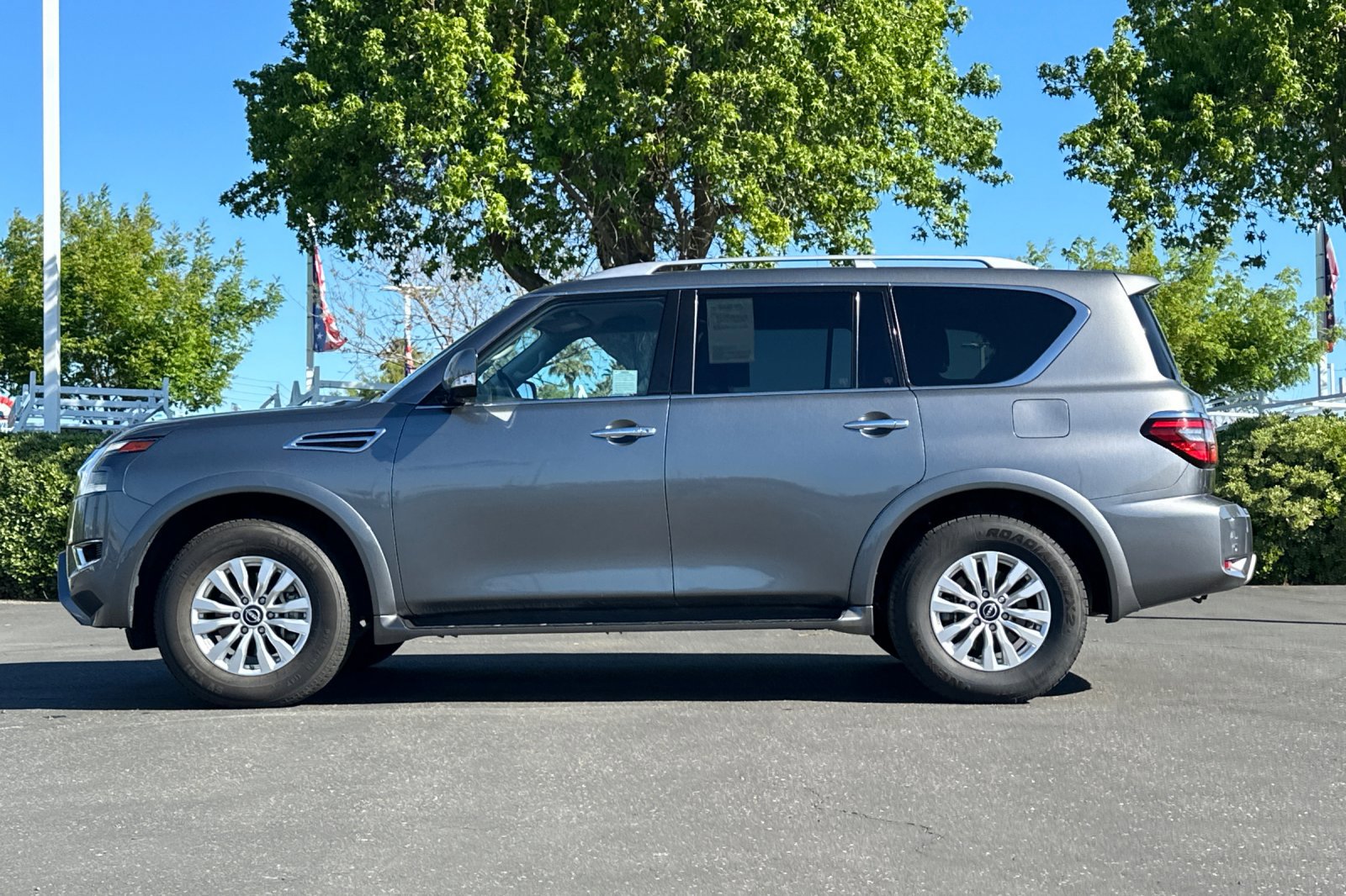 Certified 2024 Nissan Armada SV AWD/4WD image 7