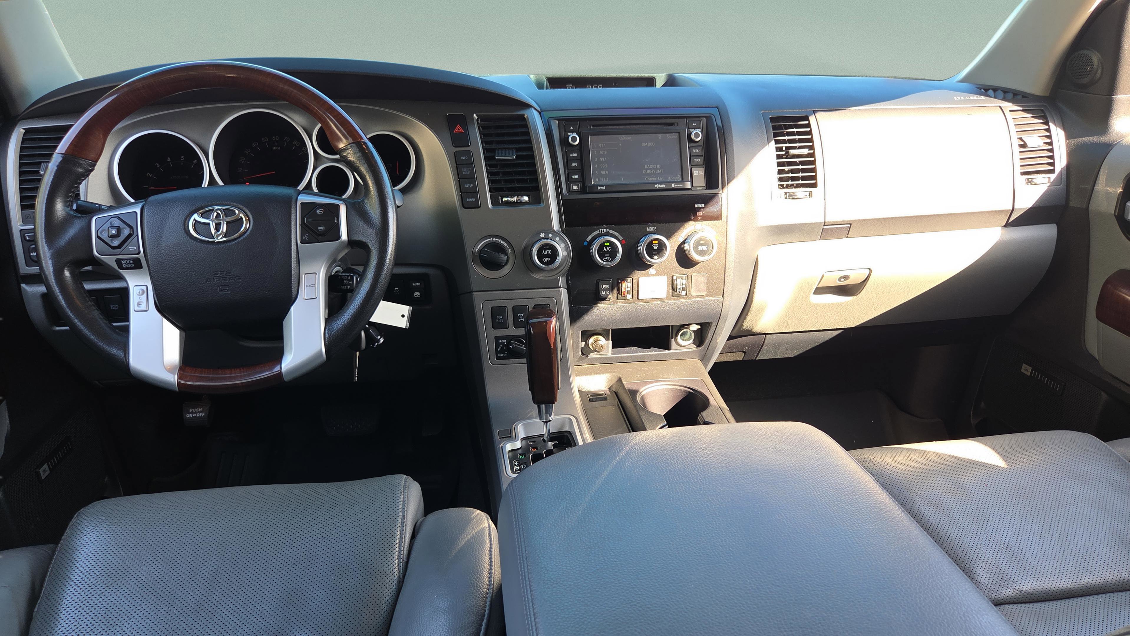 Used 2017 Toyota Sequoia Platinum image 13