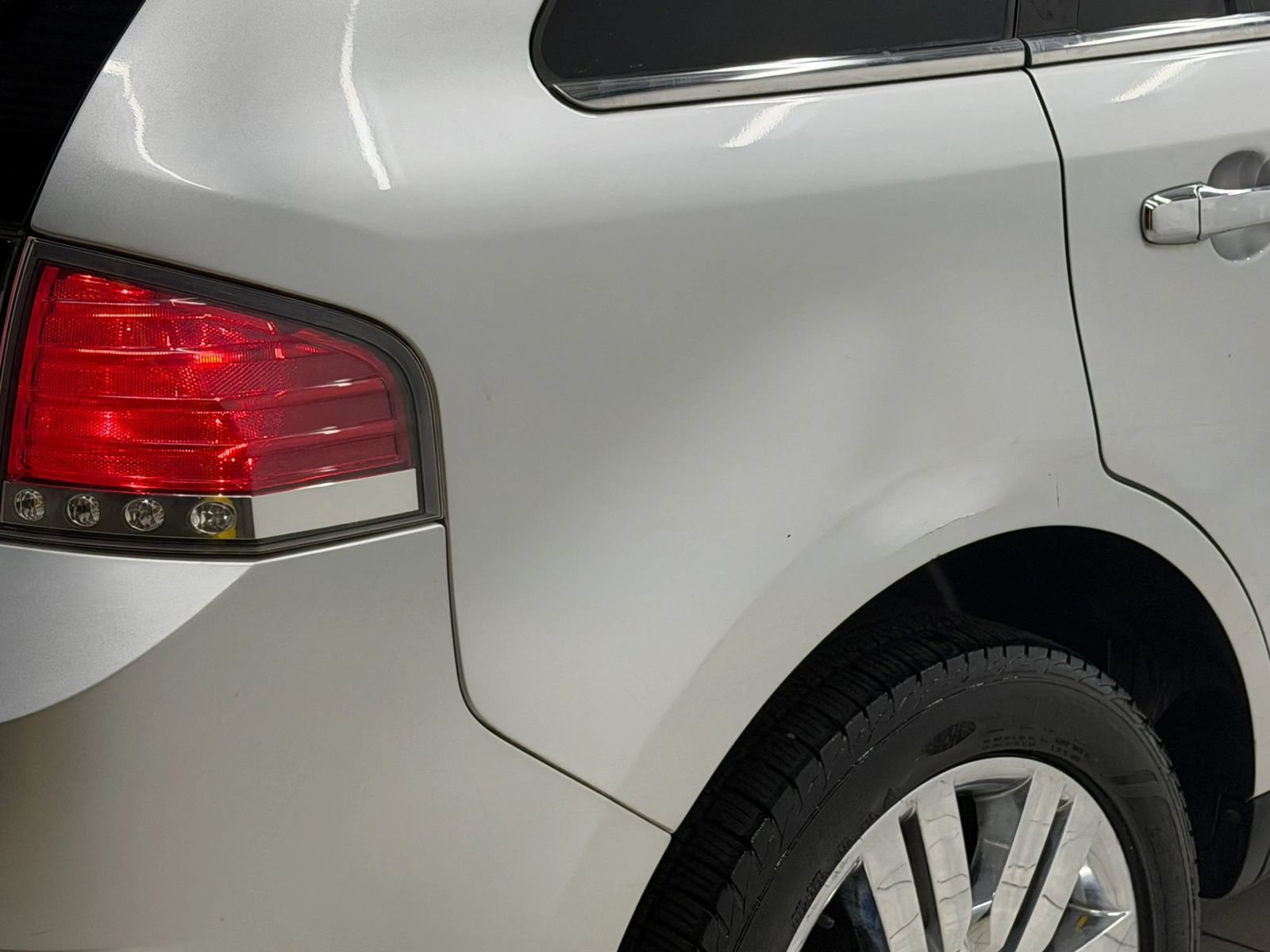 Used 2010 Lincoln MKX 2WD image 10