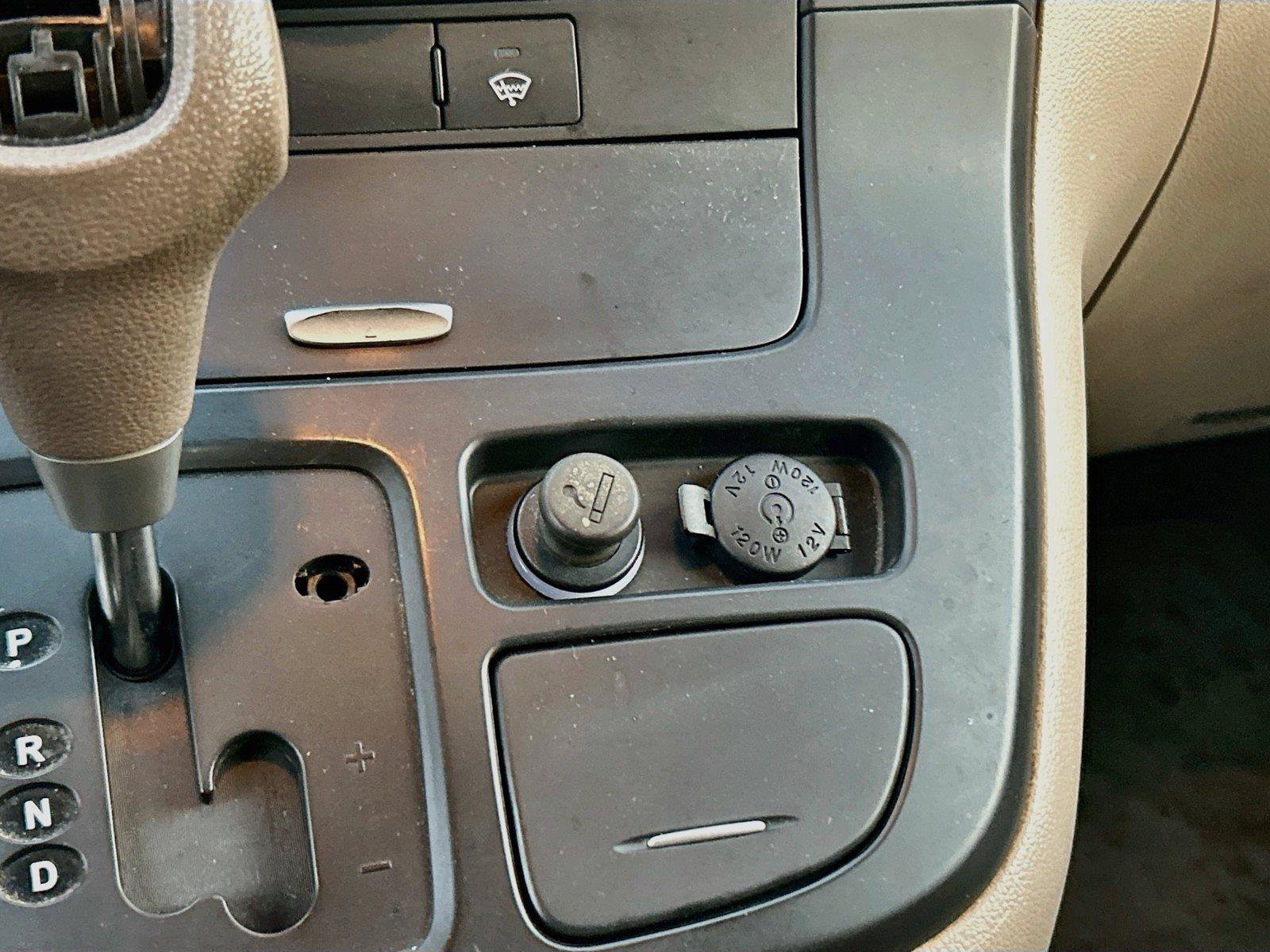Used 2012 Kia Sedona LX FWD image 28