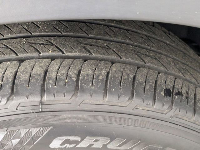 Used 2023 Nissan Pathfinder SL w/ Black Appearance Package image 9