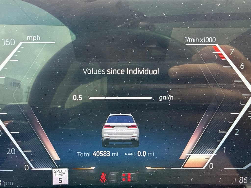 Used 2025 BMW X7 xDrive40i AWD/4WD image 11