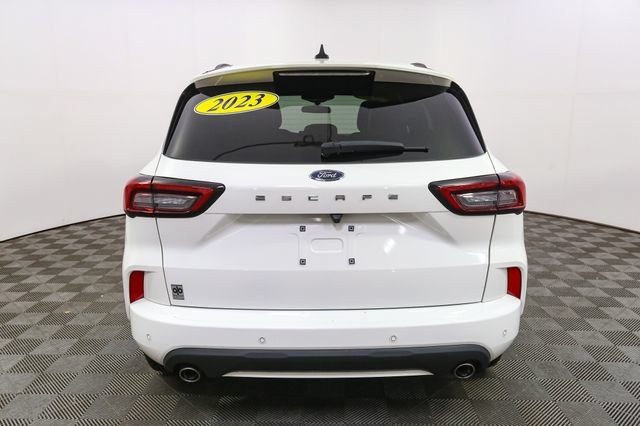 Used 2023 Ford Escape ST-Line w/ Tech Pack #1 FWD image 9