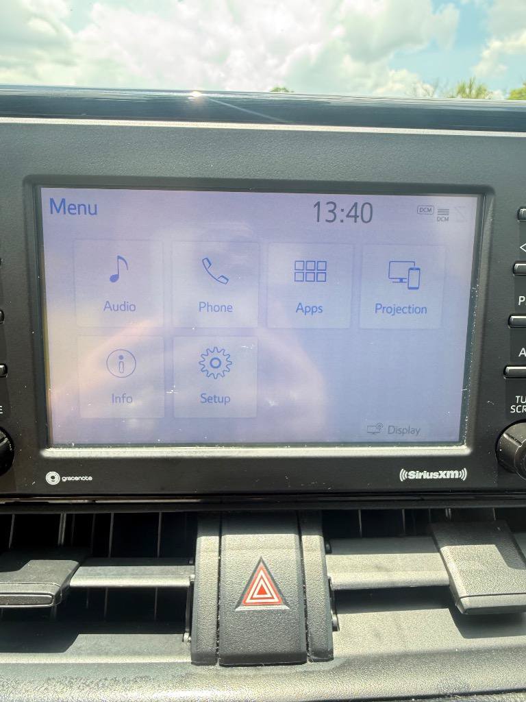 Used 2020 Toyota RAV4 XLE FWD image 11