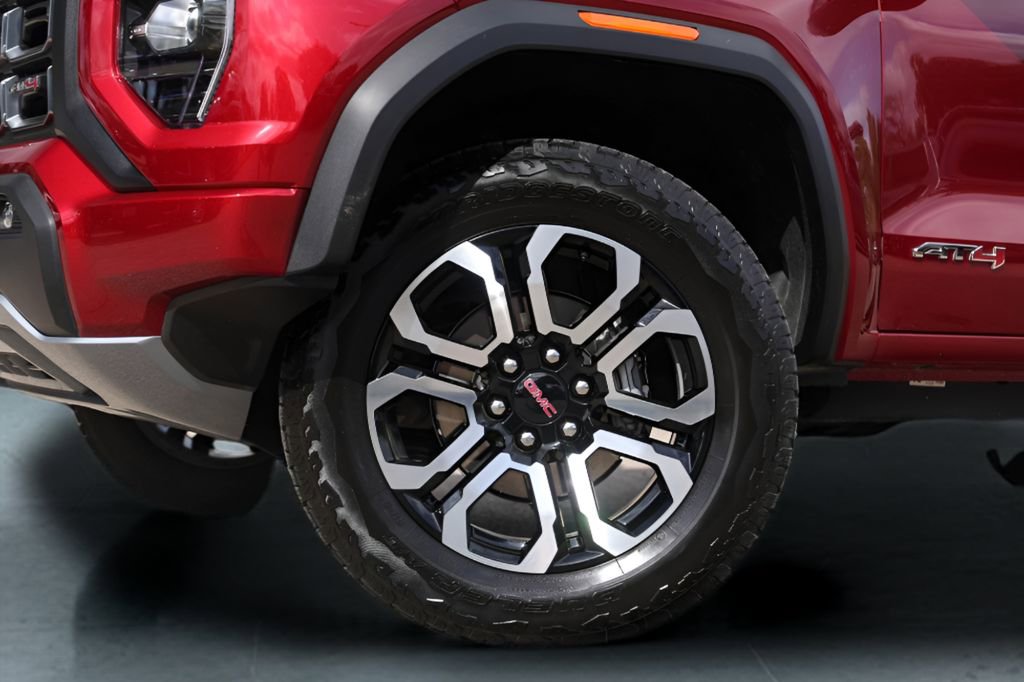 Used 2026 GMC Canyon AT4 w/ Technology Plus Package image 4