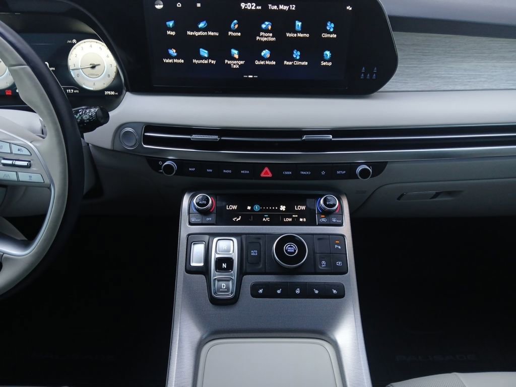 Used 2024 Hyundai Palisade Calligraphy FWD image 3