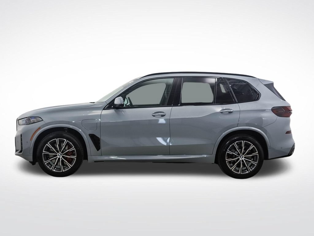 New 2026 BMW X5 xDrive50e w/ Executive Package AWD/4WD image 2